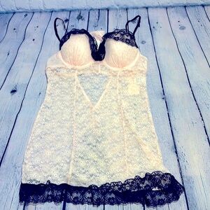 NWT! Linea Donatella Women's Stretch Lace Babydoll, 2 Piece Set (Medium)